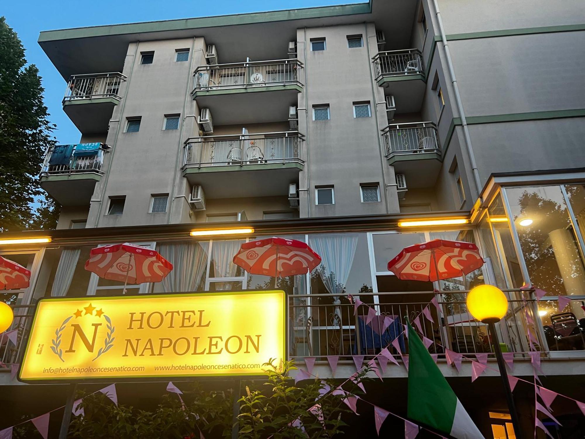 Hotel Napoleon Cesenatico Exteriör bild