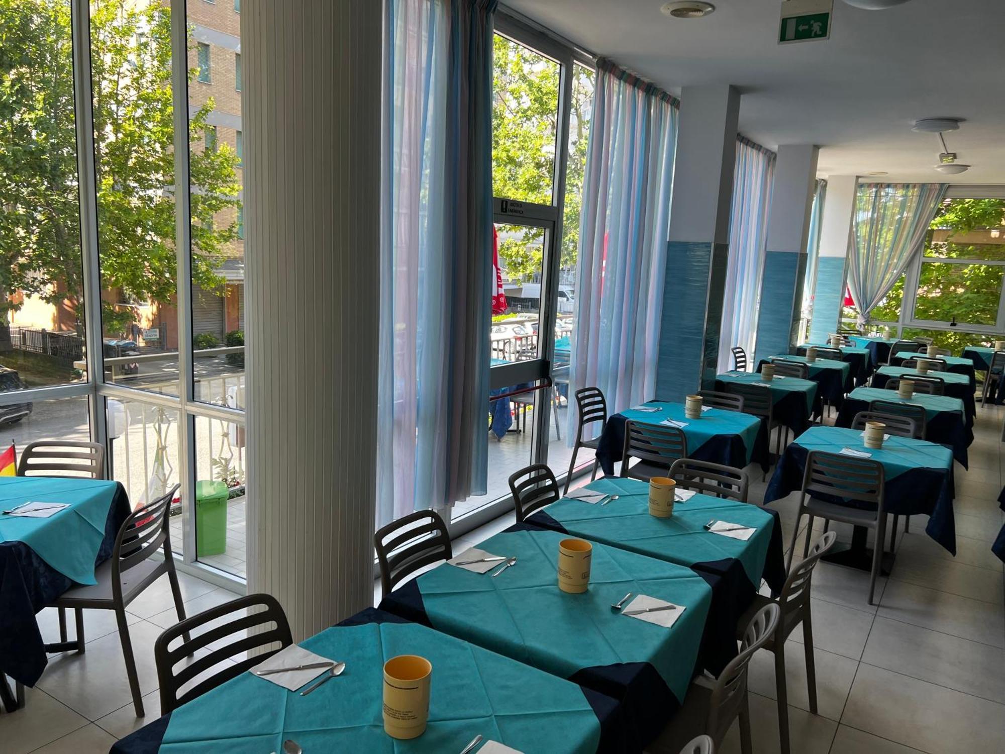 Hotel Napoleon Cesenatico Exteriör bild