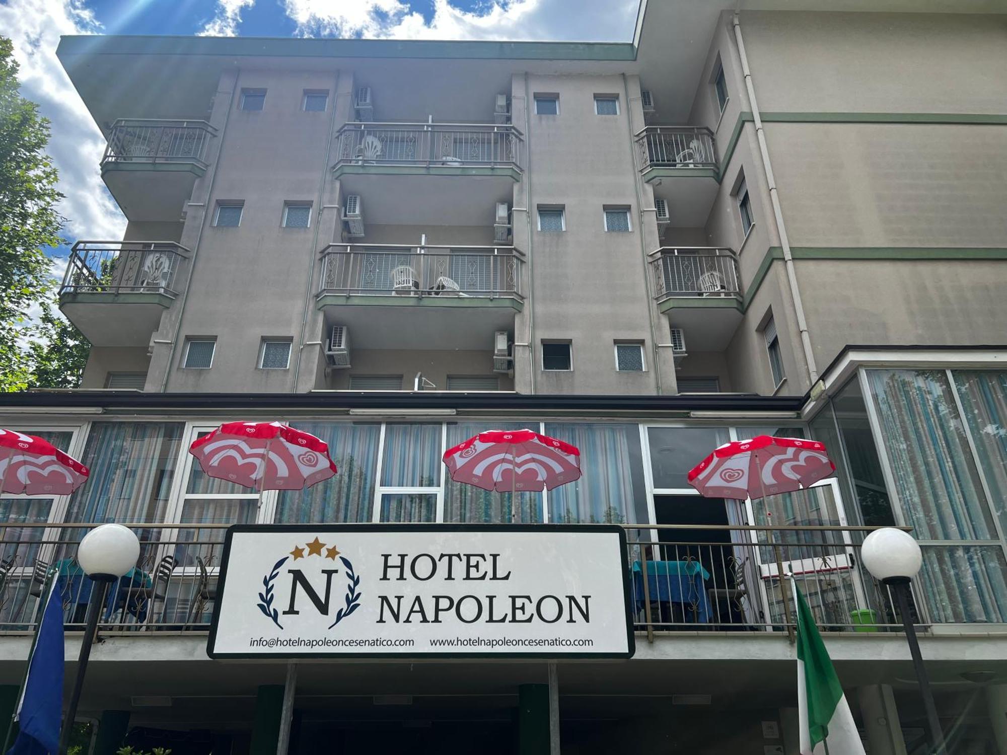 Hotel Napoleon Cesenatico Exteriör bild